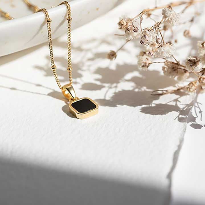 <p>Necklace002</p>