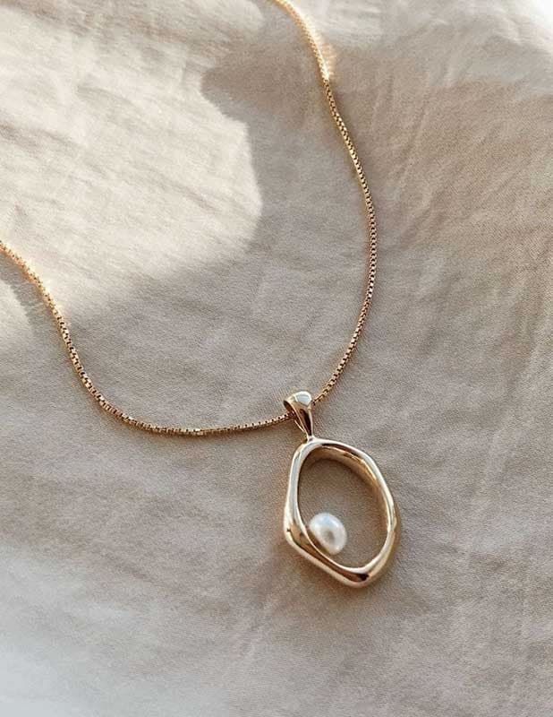 <p>Necklace001</p>